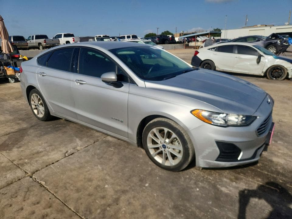 2019 FORD FUSION SE 4
