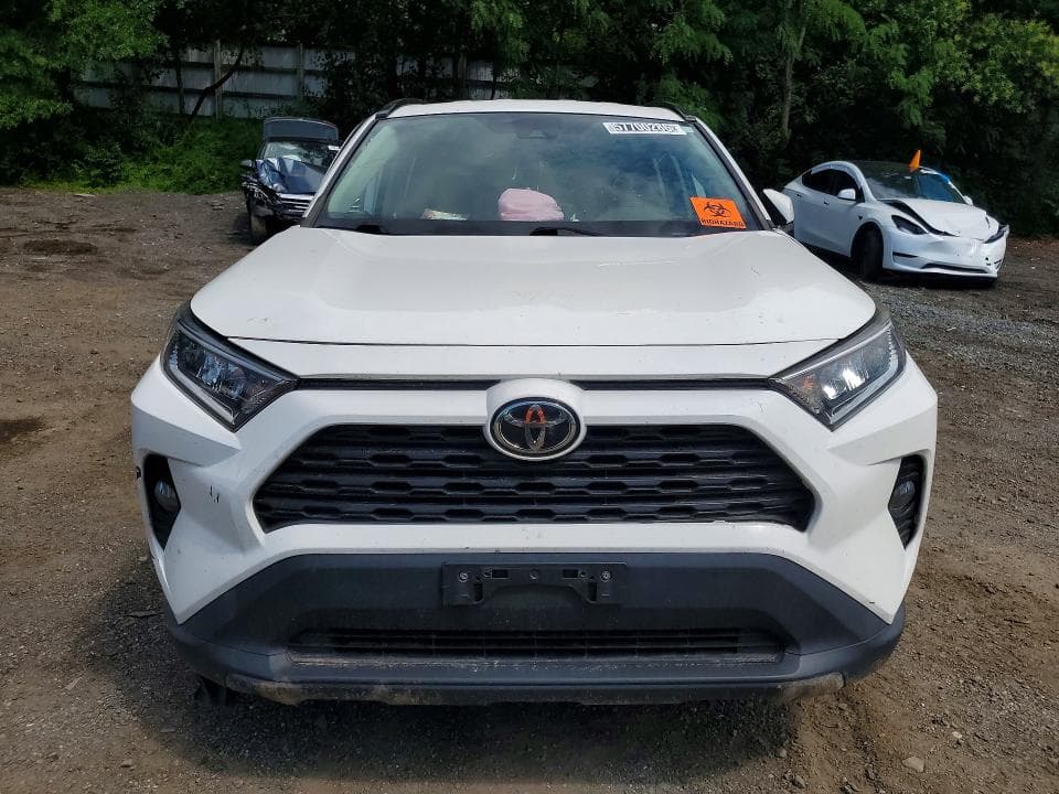 2020 TOYOTA RAV4 XLE 5