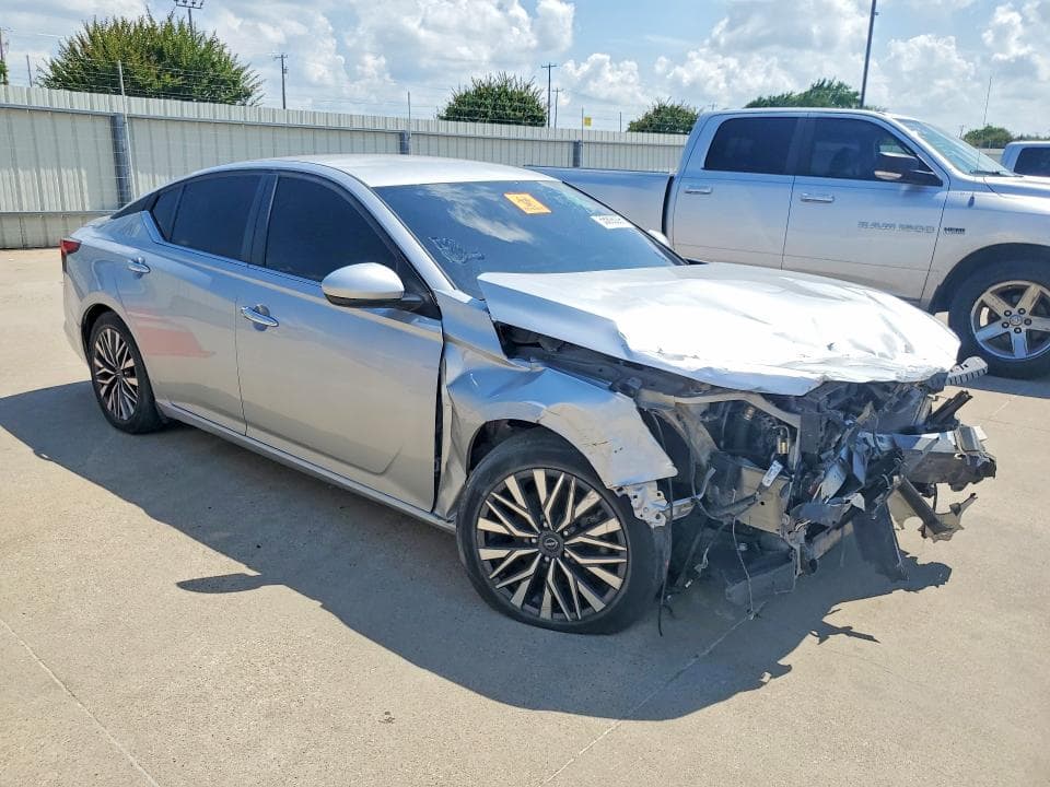 2023 NISSAN ALTIMA SV 4