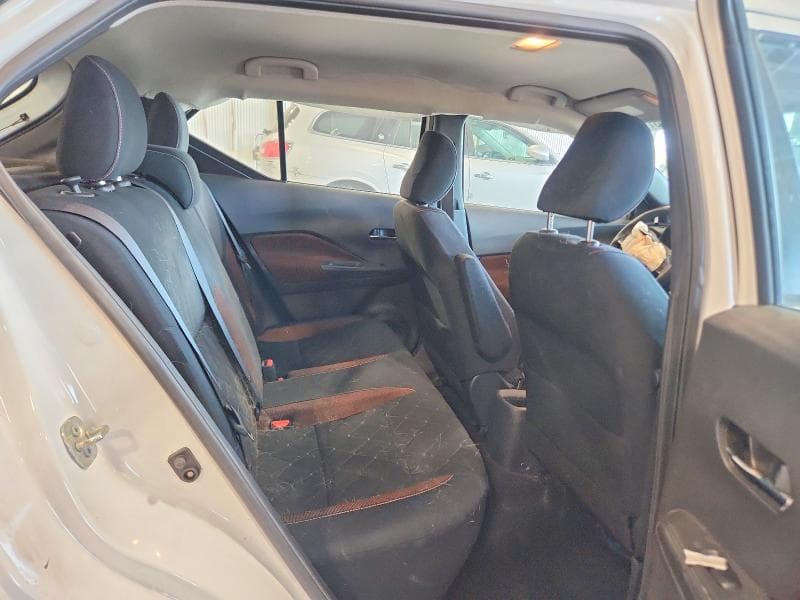 2018 NISSAN KICKS SR 11