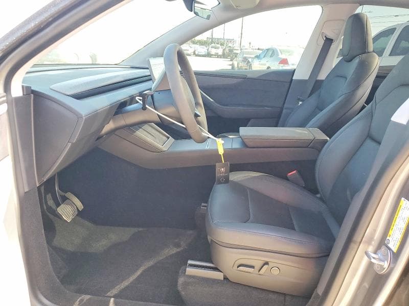 2026 TESLA MODEL Y 7