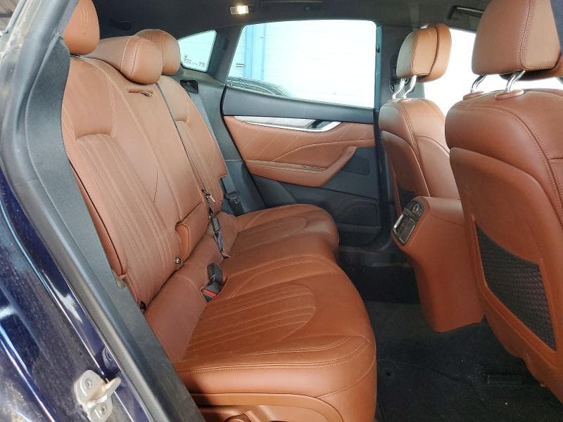 2021 MASERATI LEVANTE 10