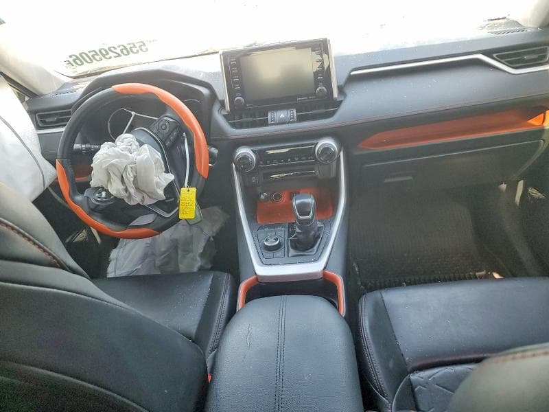 2021 TOYOTA RAV4 ADVENTURE 8