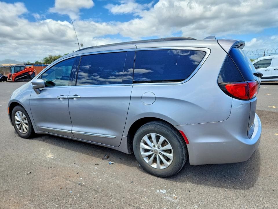 2017 CHRYSLER PACIFICA 2