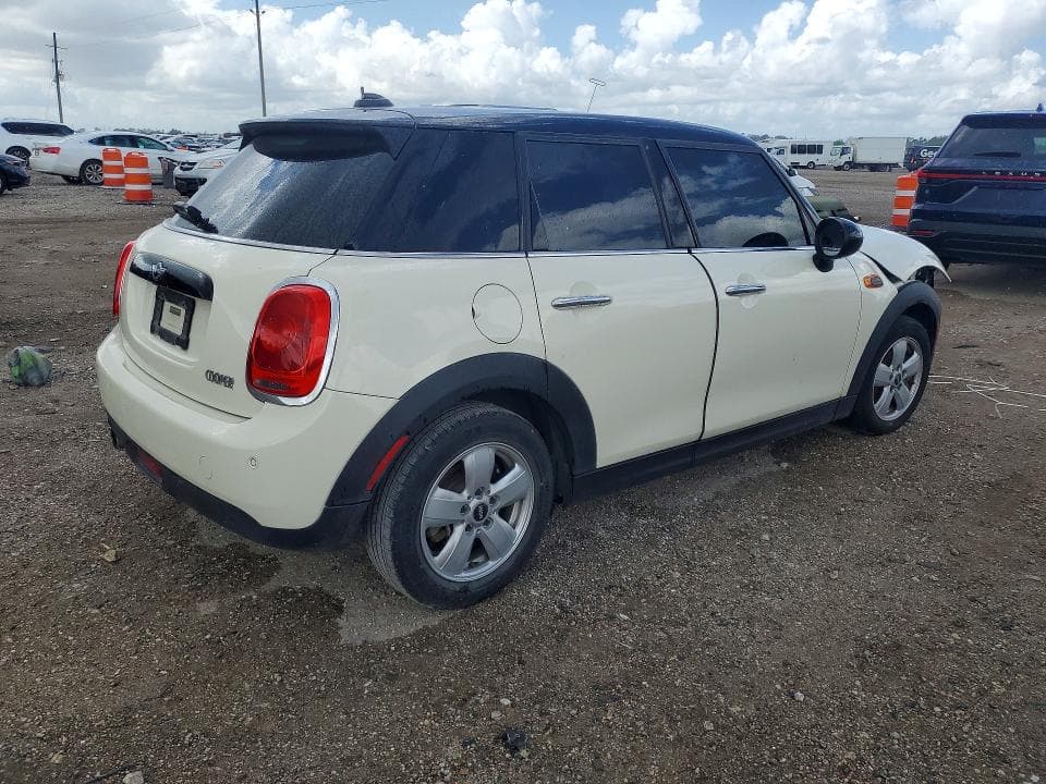 2017 MINI COOPER 3