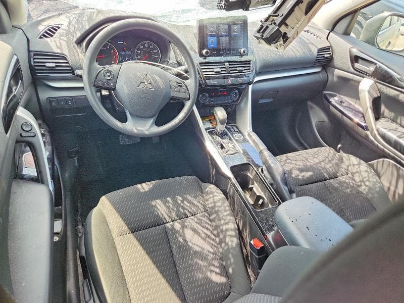 2023 MITSUBISHI ECLIPSE CROSS LE 8