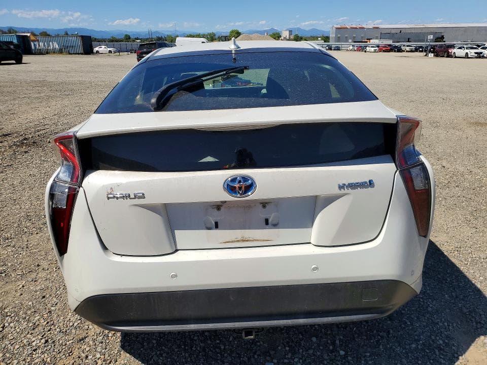 2017 TOYOTA PRIUS TWO 6