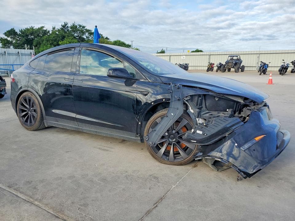 2022 TESLA MODEL X 4