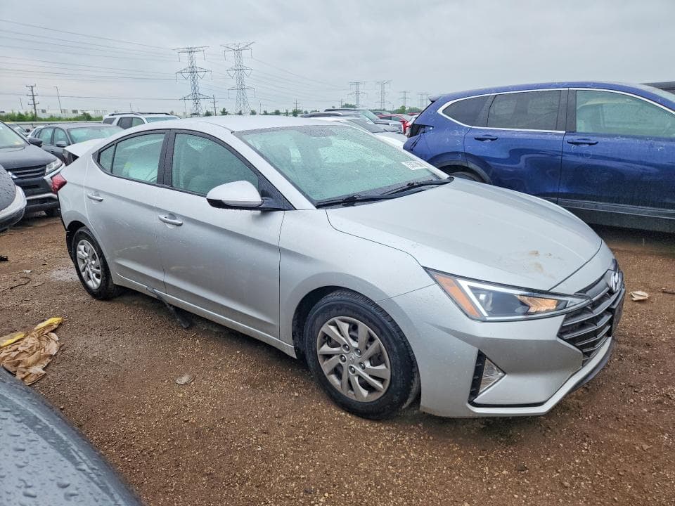 2019 HYUNDAI ELANTRA SE 4