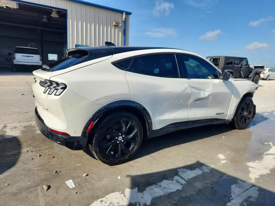 2021 FORD MUSTANG MACH-E PREMIUM 3