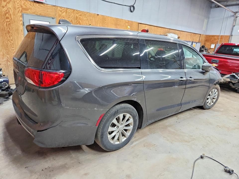 2019 CHRYSLER PACIFICA TOURING PLUS 3