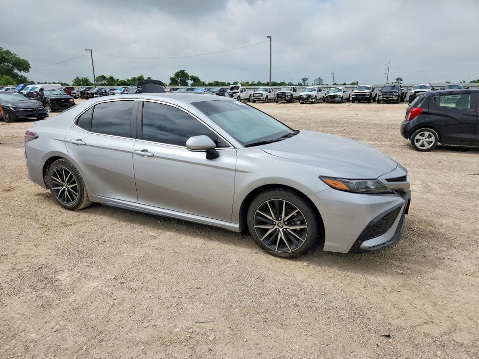 2024 TOYOTA CAMRY SE 4