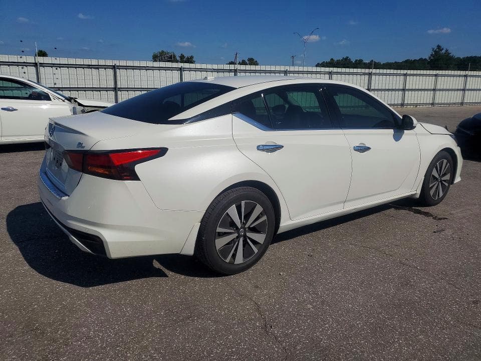 2021 NISSAN ALTIMA SL 2