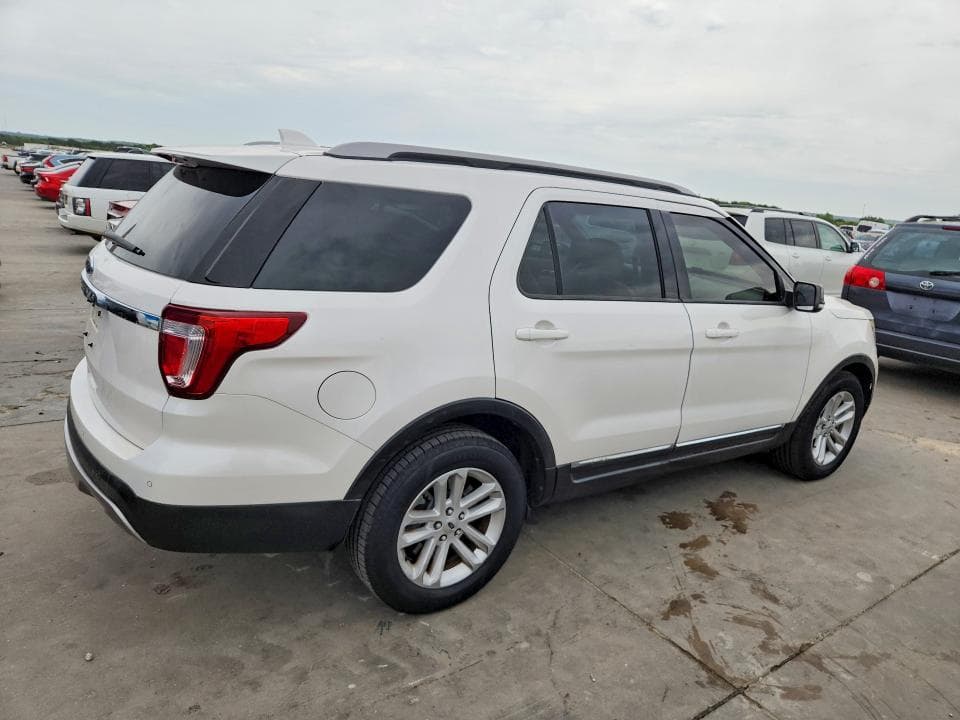 2017 FORD EXPLORER XLT 3