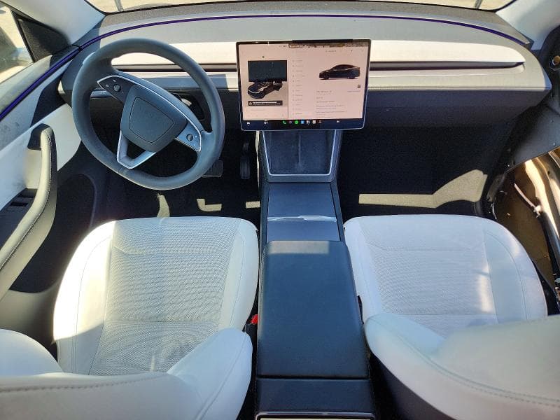 2026 TESLA MODEL Y 8