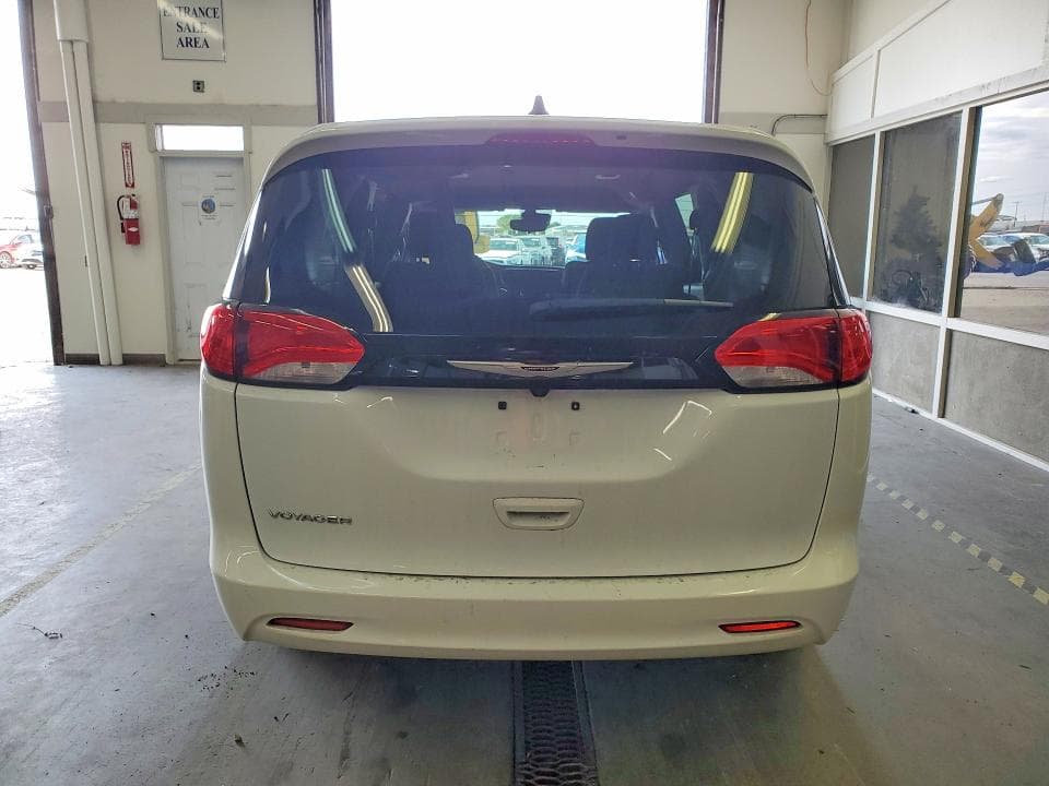2023 CHRYSLER VOYAGER LX 6