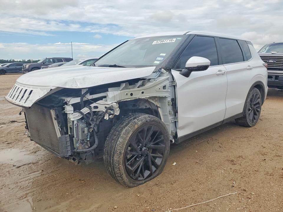 2024 MITSUBISHI OUTLANDER SE - 1