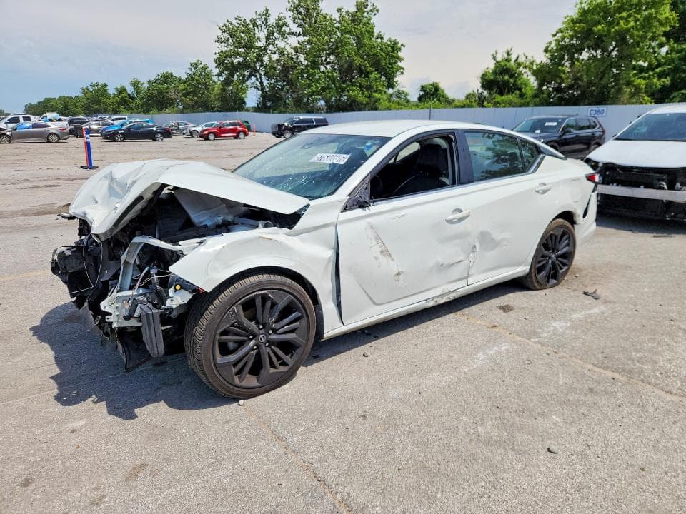 2023 NISSAN ALTIMA SR