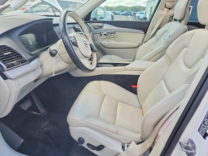 2021 VOLVO XC90 T5 MOMENTUM 7