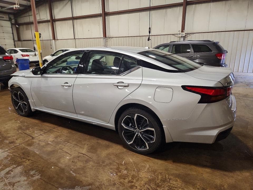 2023 NISSAN ALTIMA SR 2