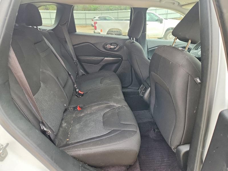 2019 JEEP CHEROKEE LATITUDE 10