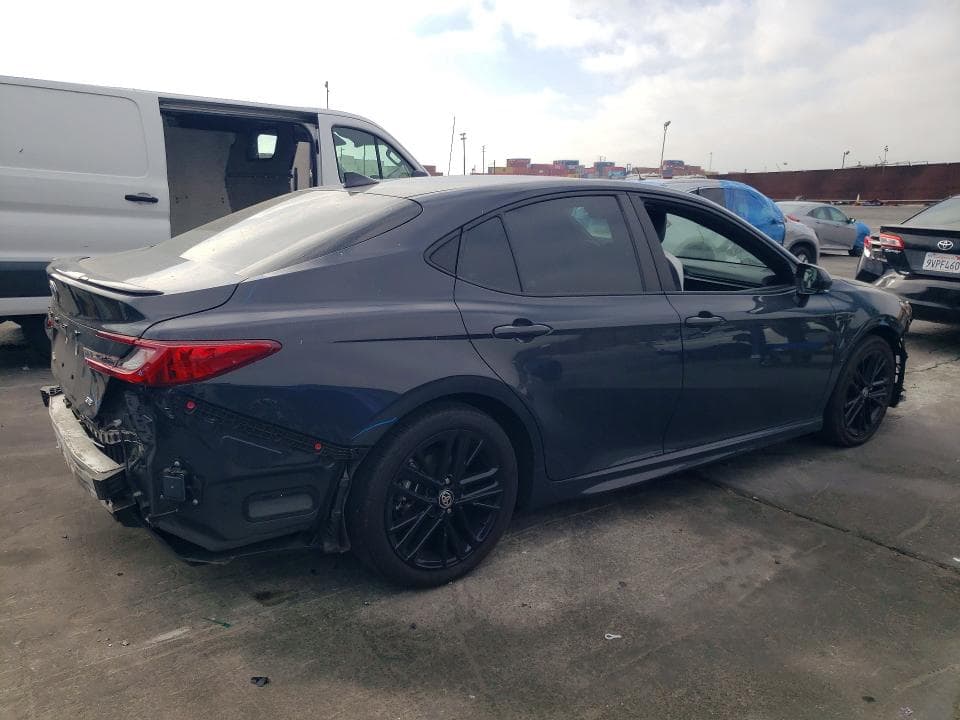 2025 TOYOTA CAMRY SE 3