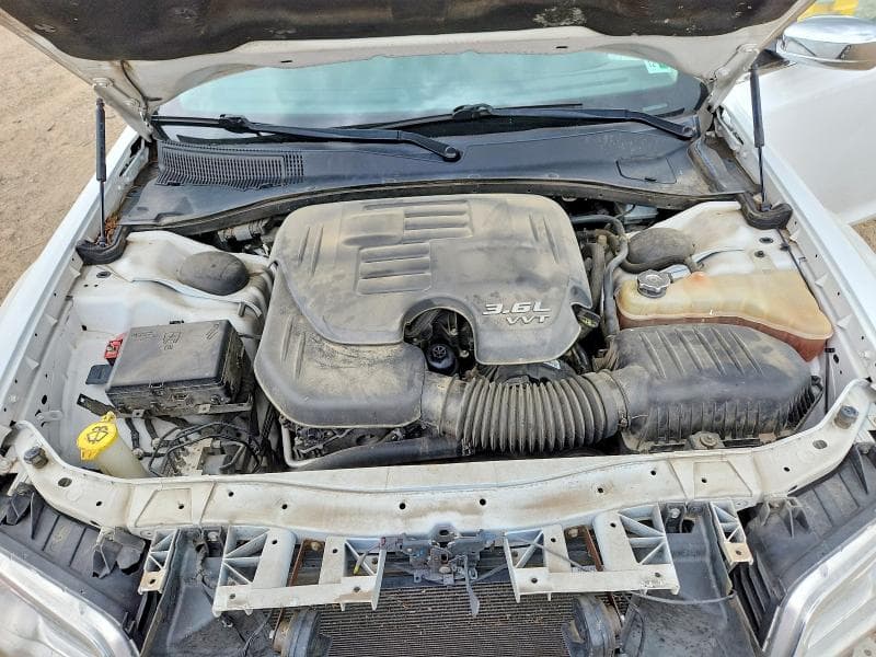 2018 CHRYSLER 300 LIMITED 11