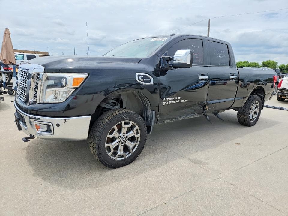 2017 NISSAN TITAN