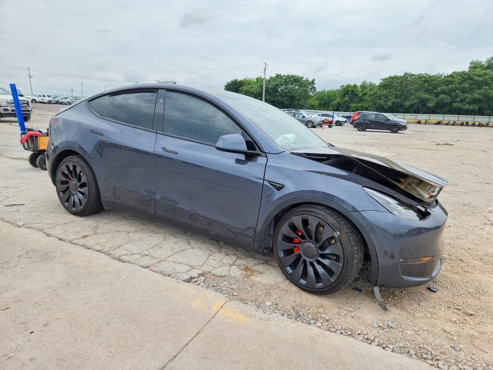 2023 TESLA MODEL Y 4