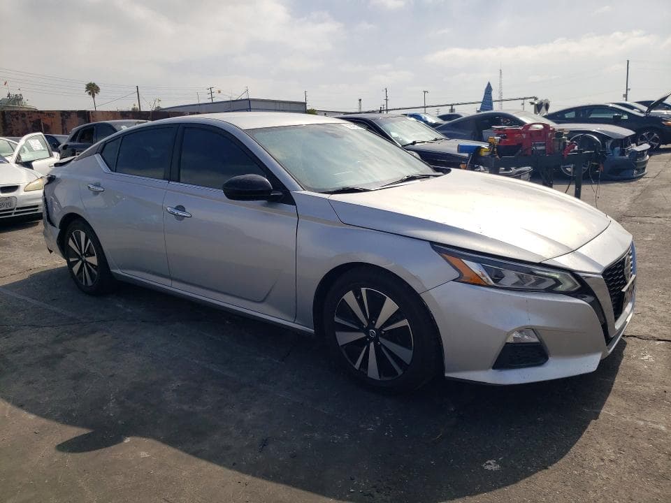 2021 NISSAN ALTIMA SV 4
