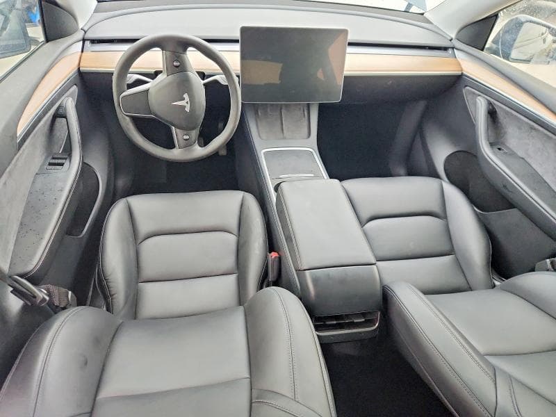 2023 TESLA MODEL Y 8