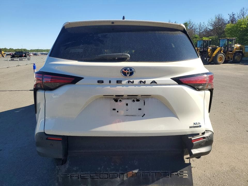 2021 TOYOTA SIENNA XLE 6