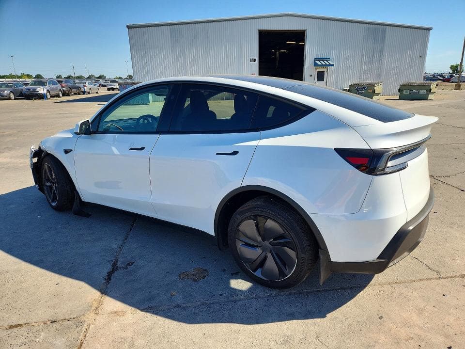 2026 TESLA MODEL Y 2