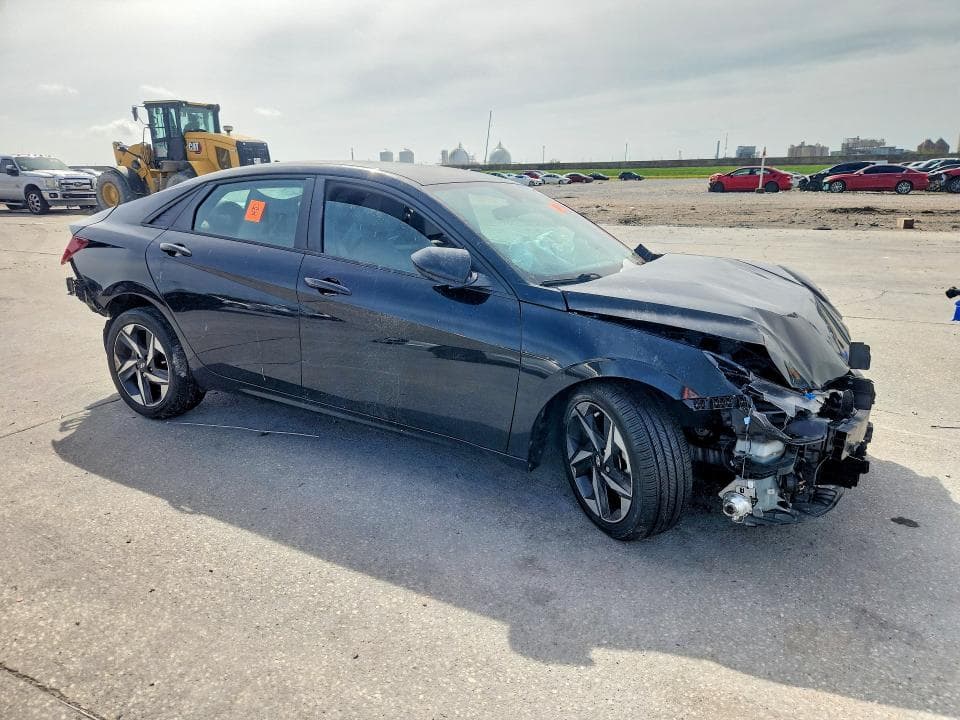 2023 HYUNDAI ELANTRA SEL 4