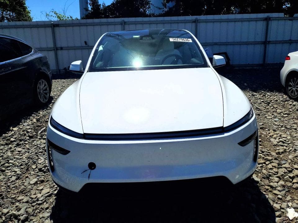 2026 TESLA MODEL Y 5