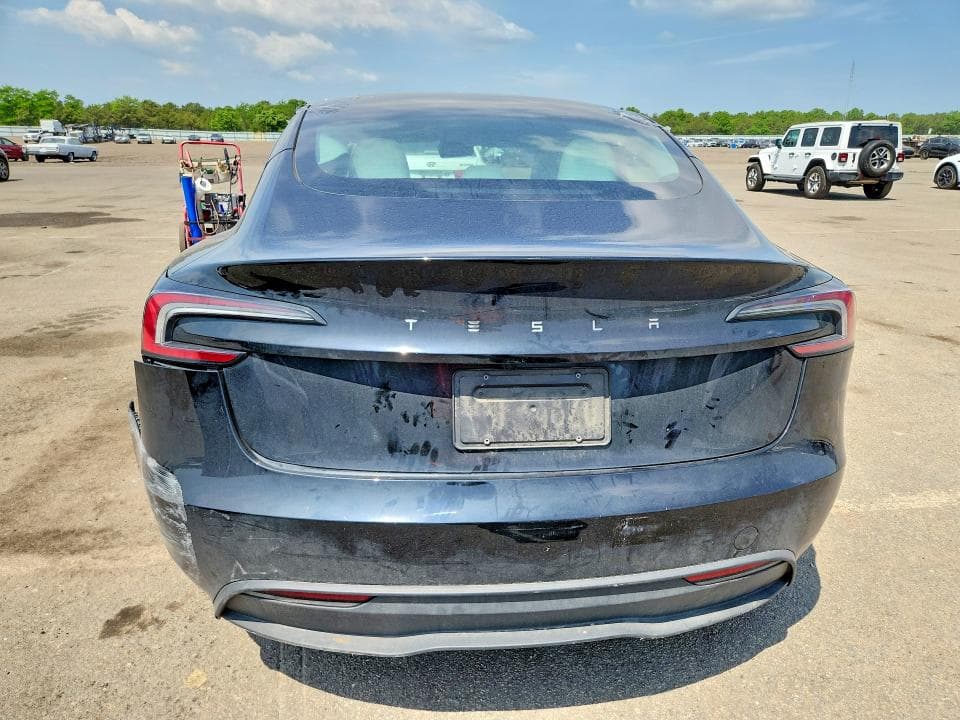 2025 TESLA MODEL 3 6