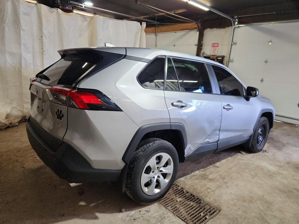 2023 TOYOTA RAV4 LE 3