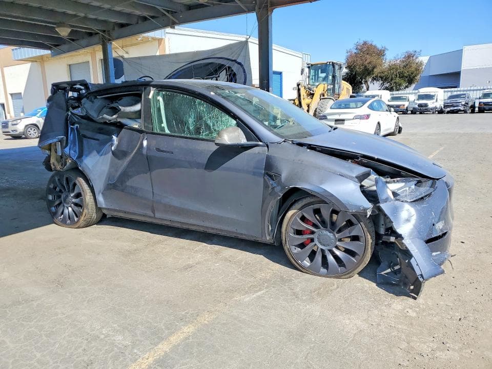 2022 TESLA MODEL Y 4