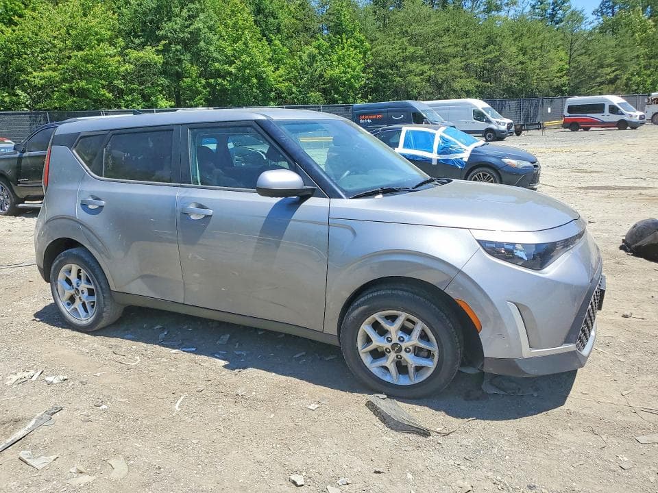 2023 KIA SOUL LX 4