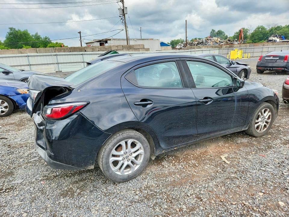 2017 TOYOTA YARIS IA BASE 3