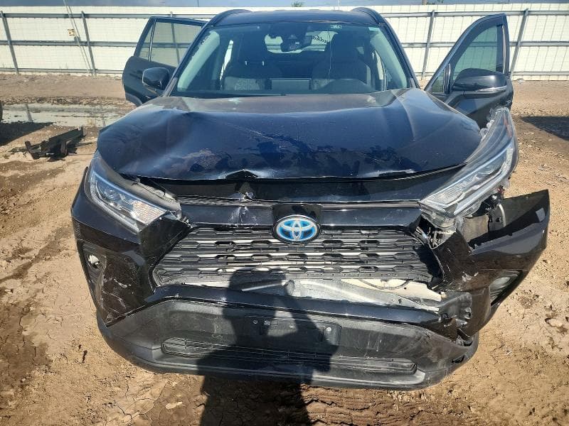 2021 TOYOTA RAV4 HYBRID XLE 11
