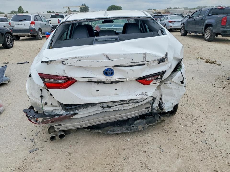 2021 TOYOTA CAMRY SE 6