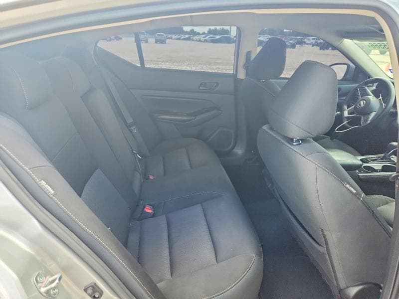 2023 NISSAN ALTIMA SV 10