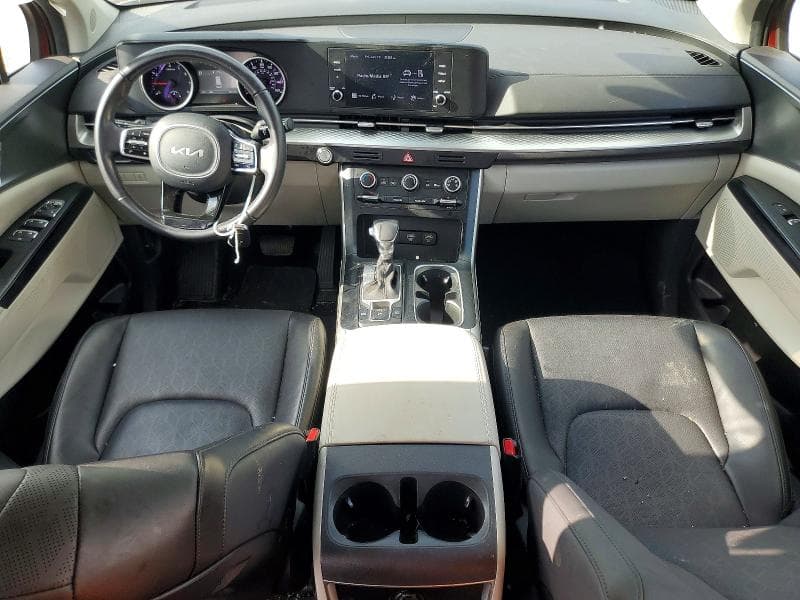 2024 KIA CARNIVAL LX 8