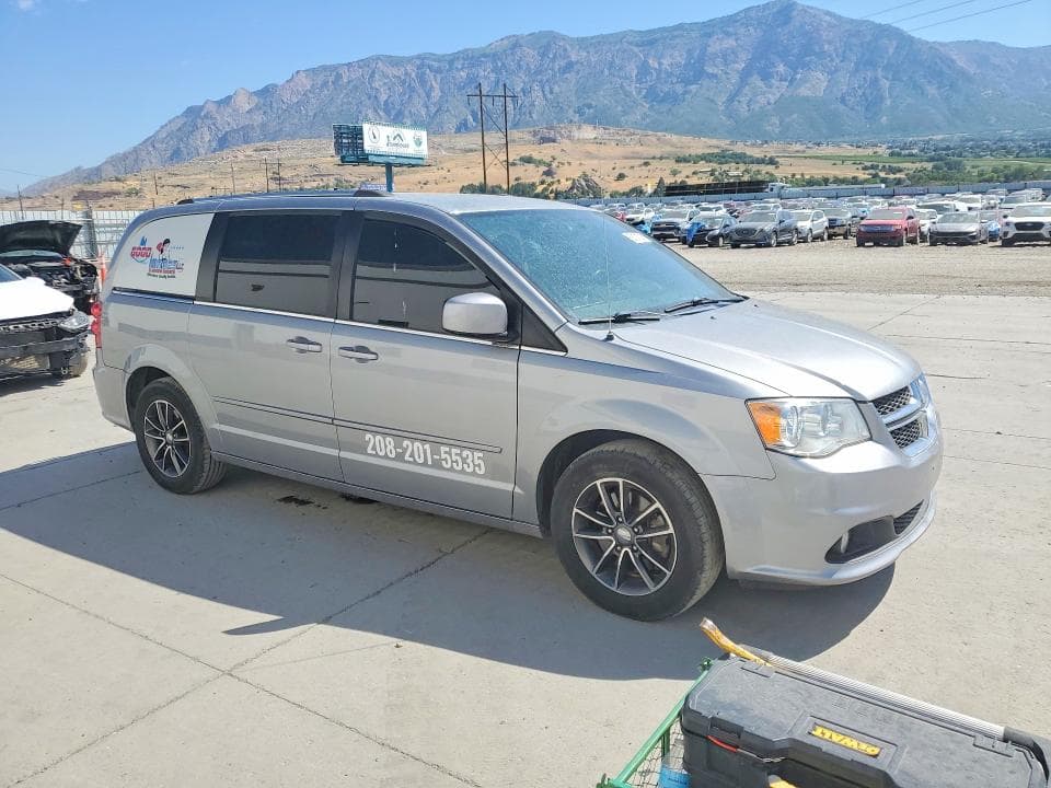 2017 DODGE GRAND CARAVAN SXT 4