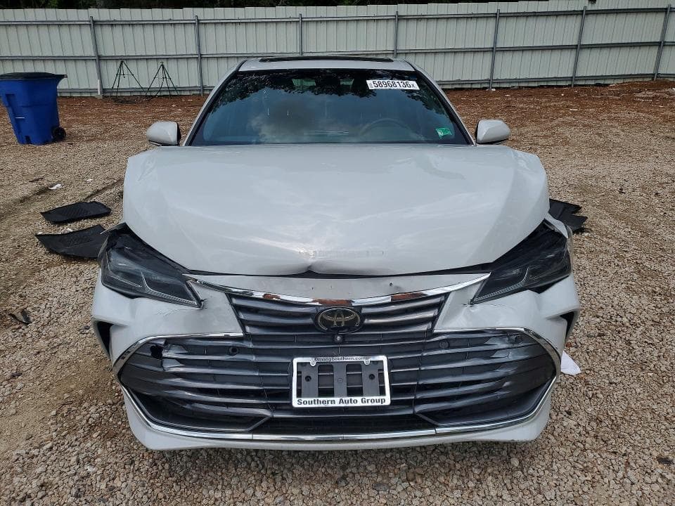 2022 TOYOTA AVALON LIMITED 5