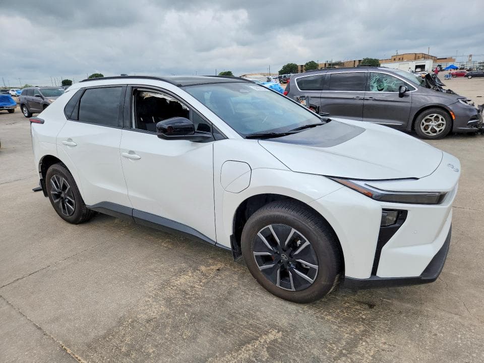 2026 TOYOTA BZ XLE PLUS 4