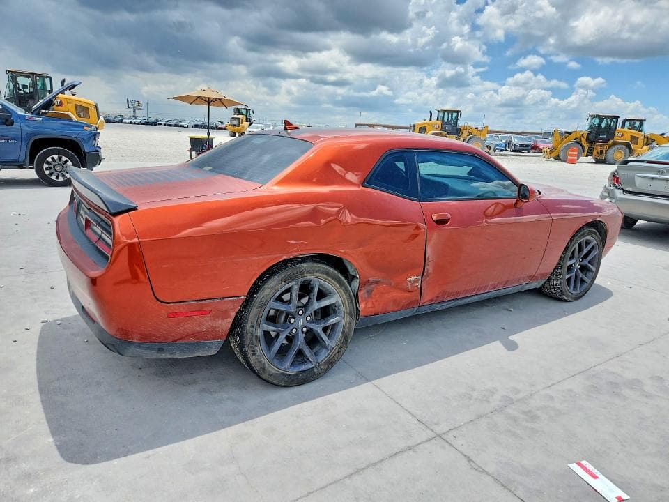 2021 DODGE CHALLENGER SXT 3