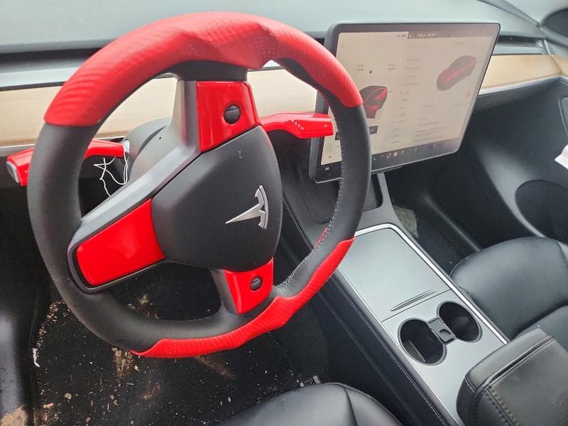 2025 TESLA MODEL Y 8