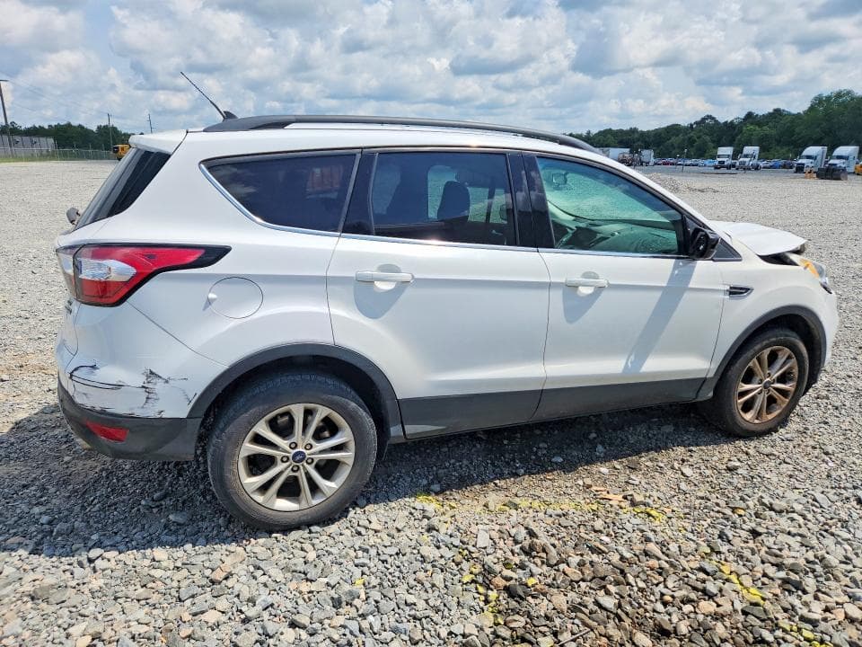 2018 FORD ESCAPE SE 3